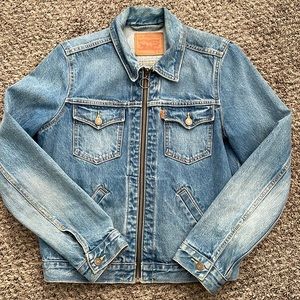Like new Levi’s jean jacket